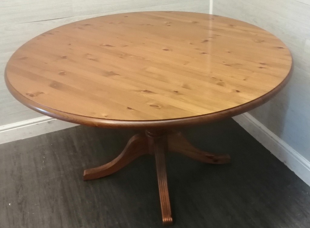 4ft 2&quot; round pine dining table