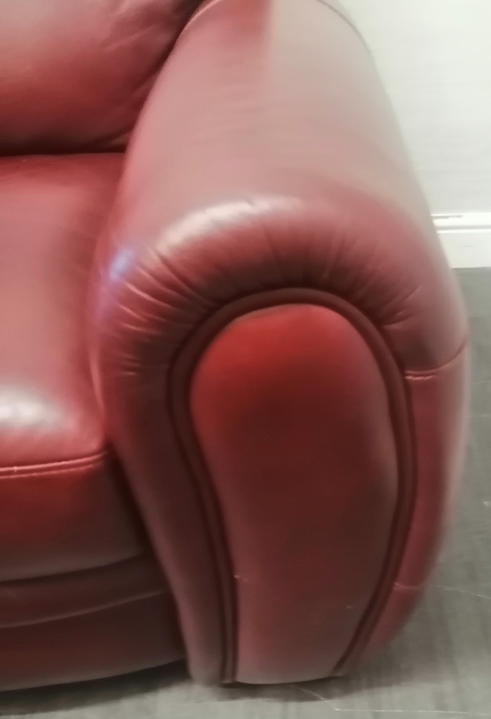 Deep red leather three peice suite