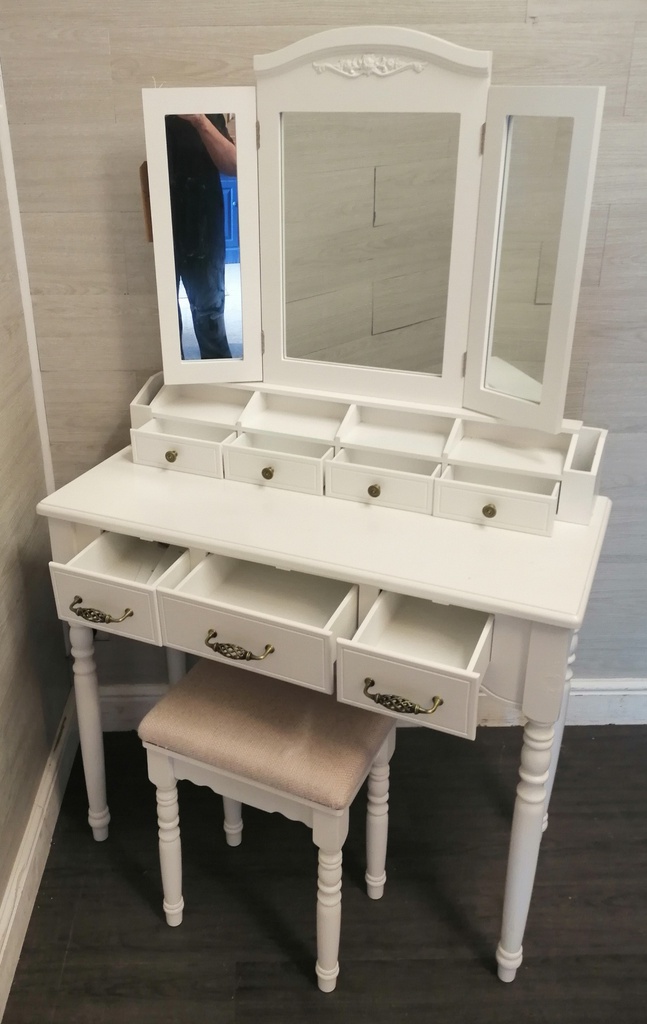 Lovely neat dressing table set
