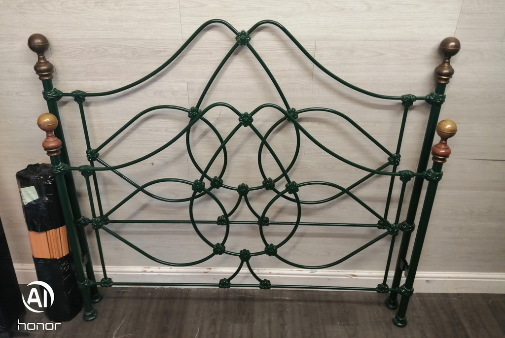 4FT 6&quot; VICTORIAN STYLE HEAVY GREEN BEDFRAME