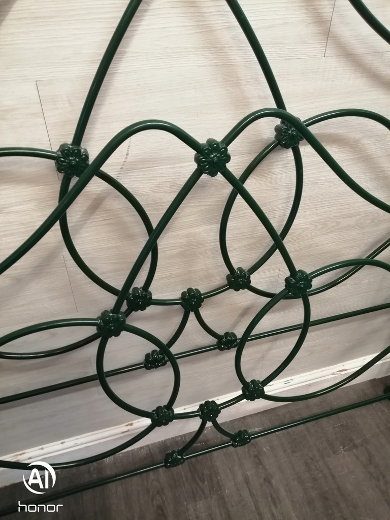 4FT 6&quot; VICTORIAN STYLE HEAVY GREEN BEDFRAME
