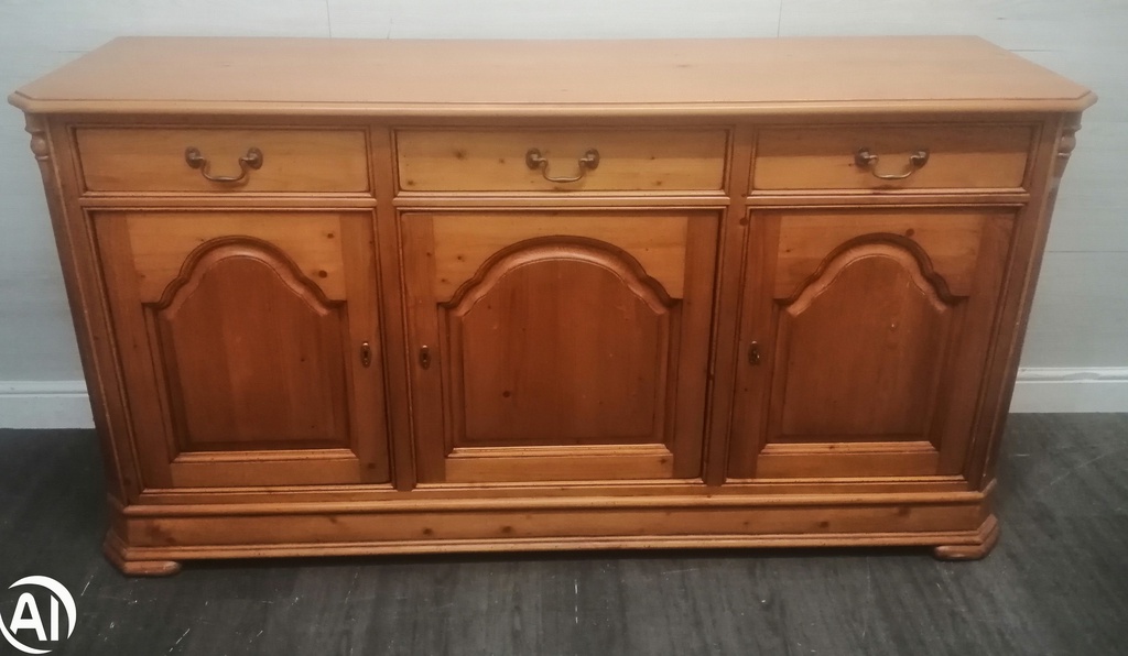 QUALITY TRIPLE PINE SIDEBOARD