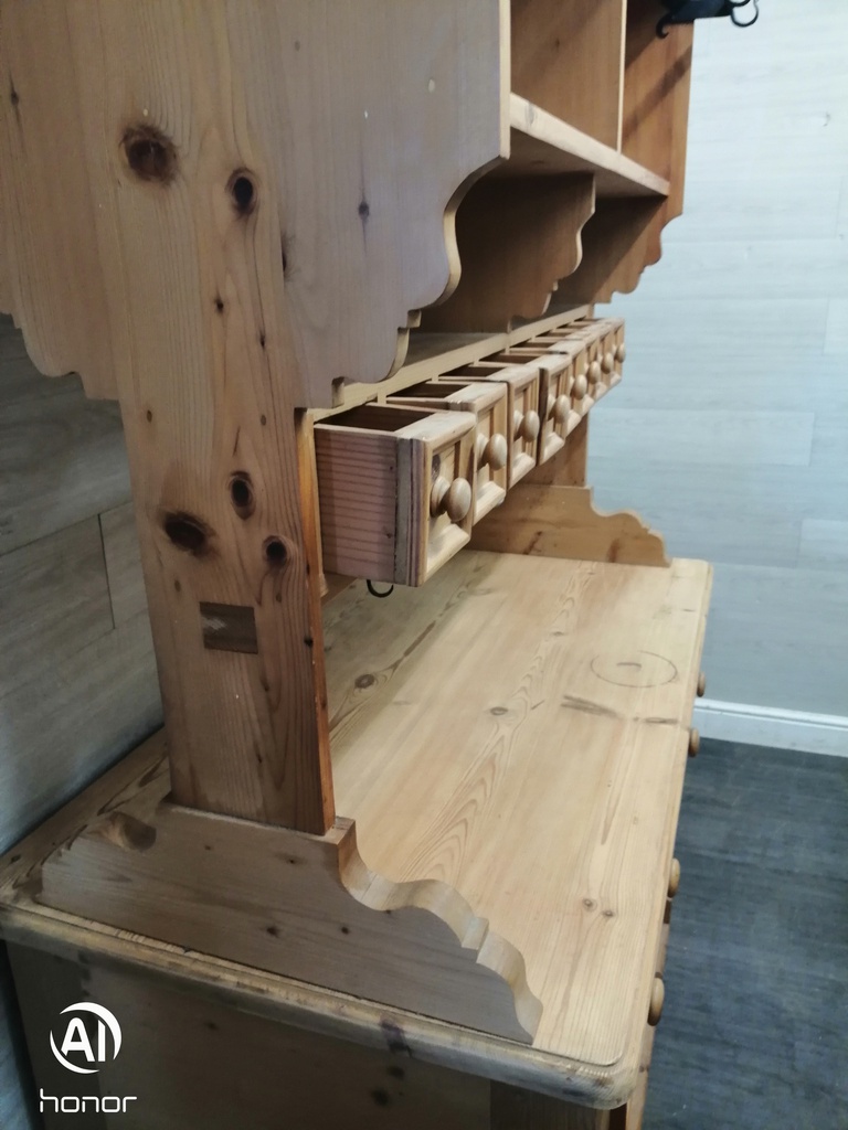 Stunning Solid Pine Quality Kitchen Island Unit