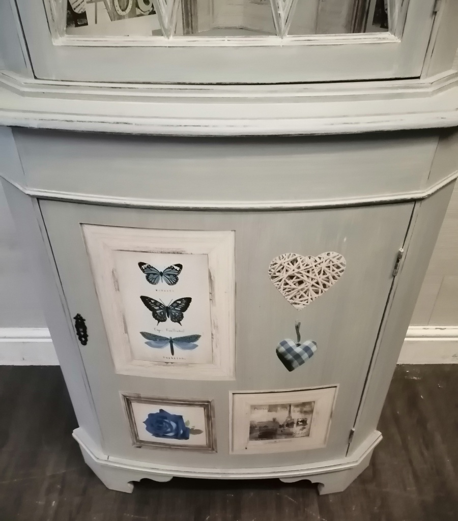 GLAZED TOP PAINTED CORNER DISPLAY UNIT