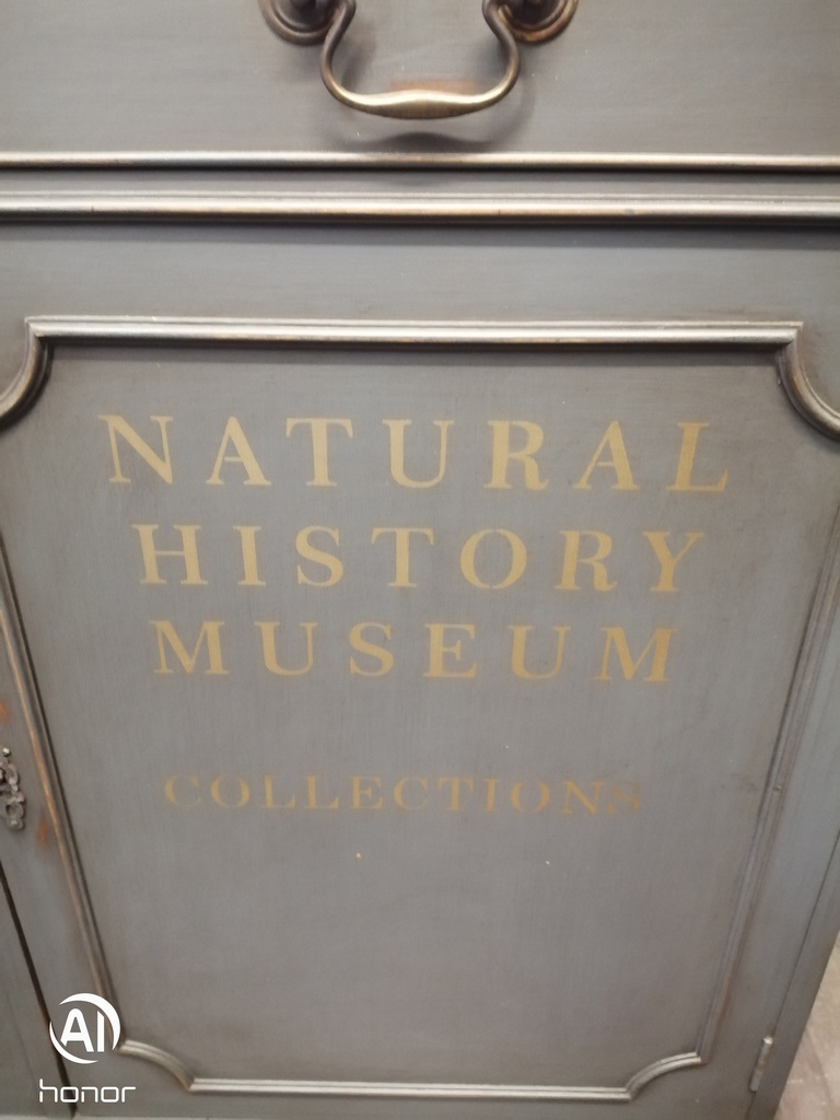 Neat painted sideboard