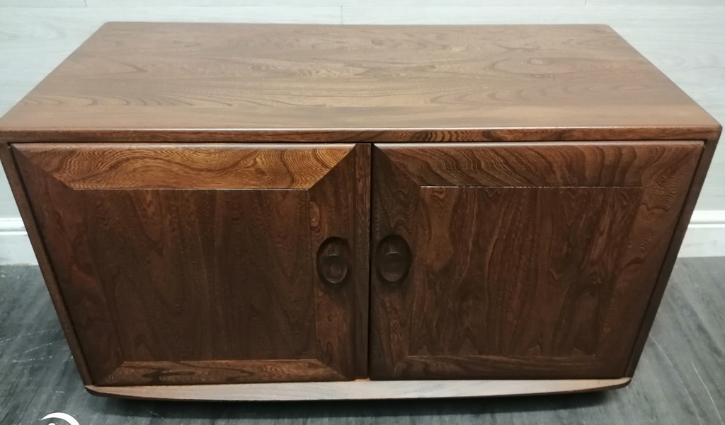 QUALITY MODERN ERCOL  TV BENCH/STAND