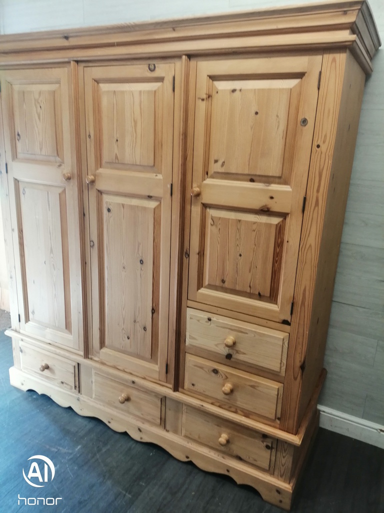Quality triple size solid pine wardrobe with drawers