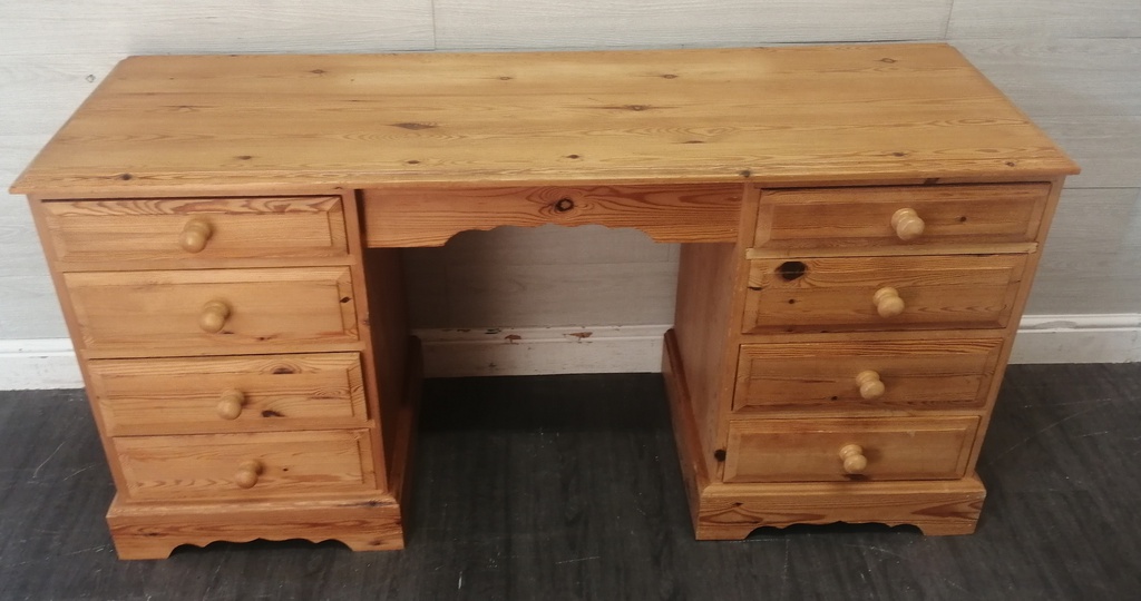 Solid Pine Eight Drawer Dressing Table / Desk