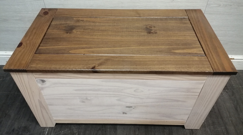 WHITE WASH FOUR DRAWER COFFEE TABLE