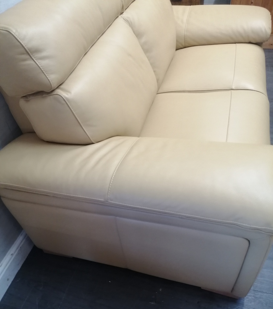 QUALITY ITAIALAN LEATHERSOFA SET