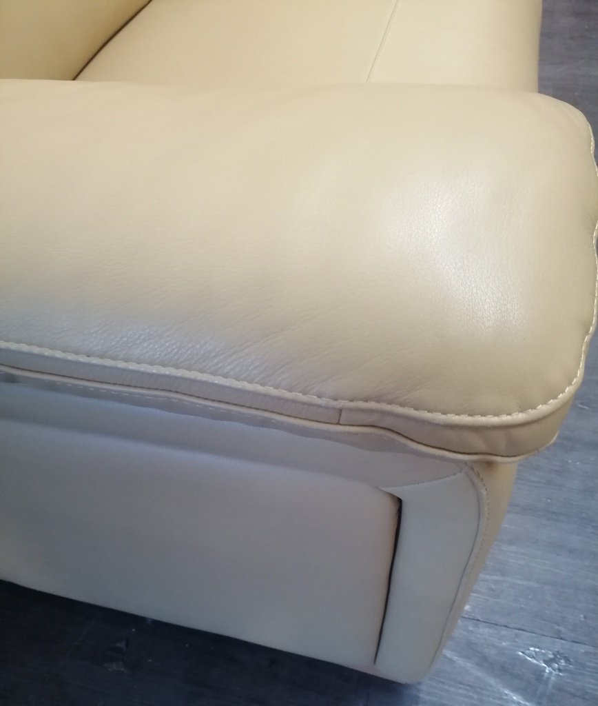 QUALITY ITAIALAN LEATHERSOFA SET