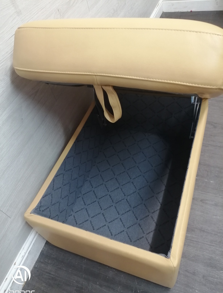 QUALITY ITAIALAN LEATHERSOFA SET