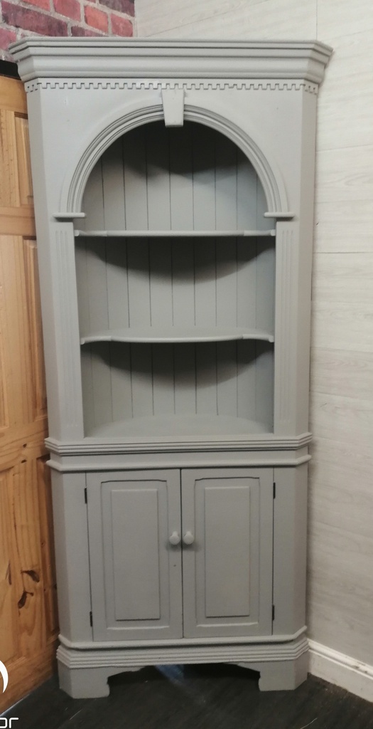 Quality Painted Solid Pine Barrell Back Corner Unit
