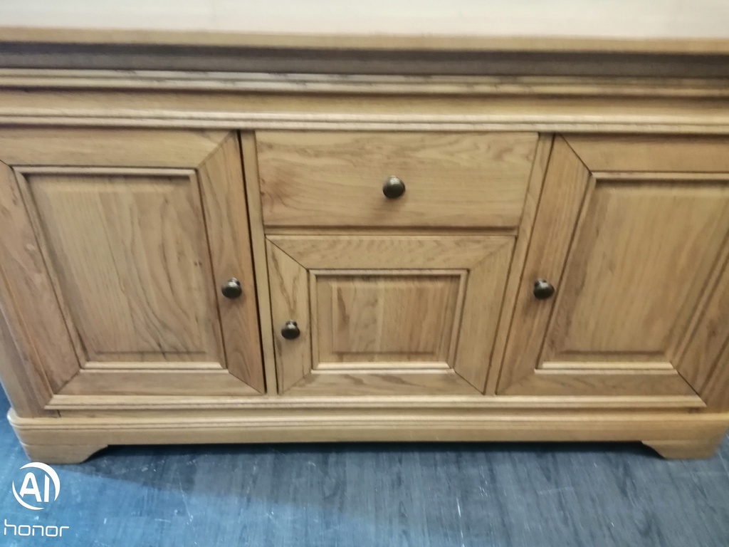 QUALITY TRIPLE OAK SIDEBOARD