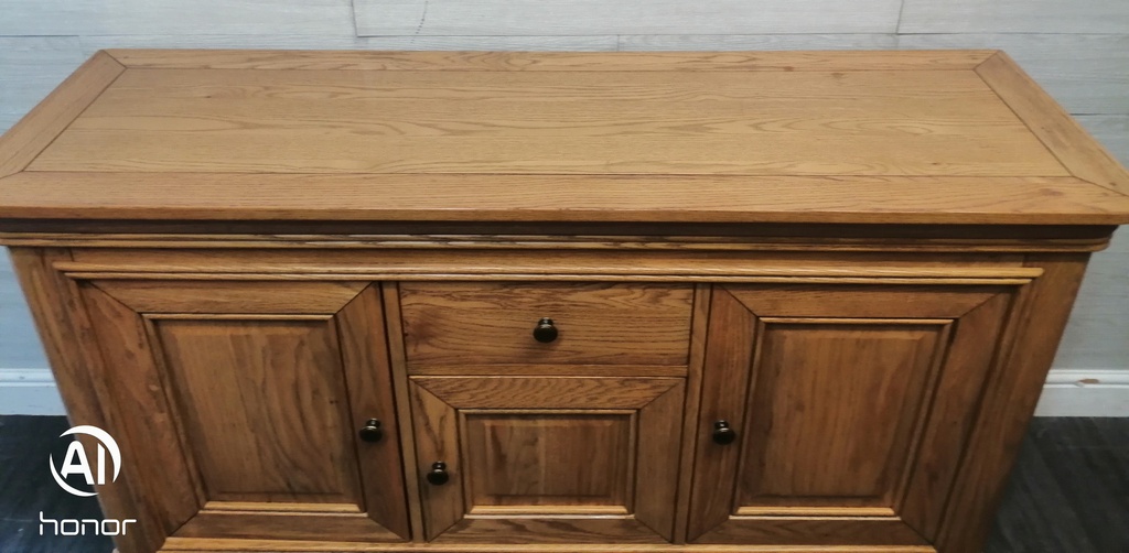QUALITY TRIPLE OAK SIDEBOARD