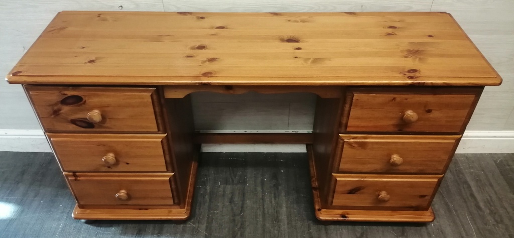 Pine Six Drawer Dressing Table / Desk