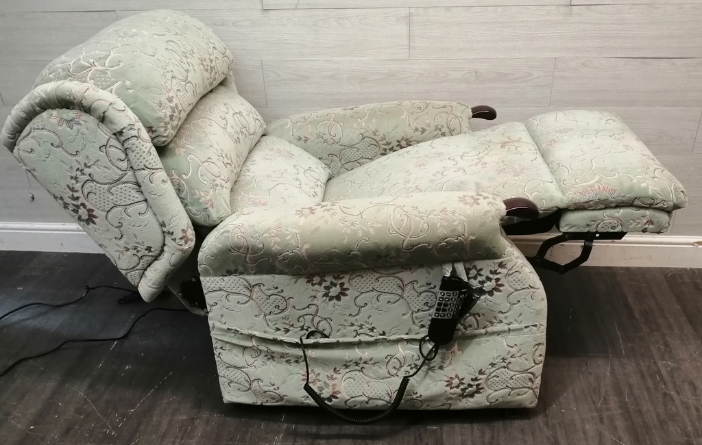 LOVELY RISE AND RECLINE ARMCHAIR