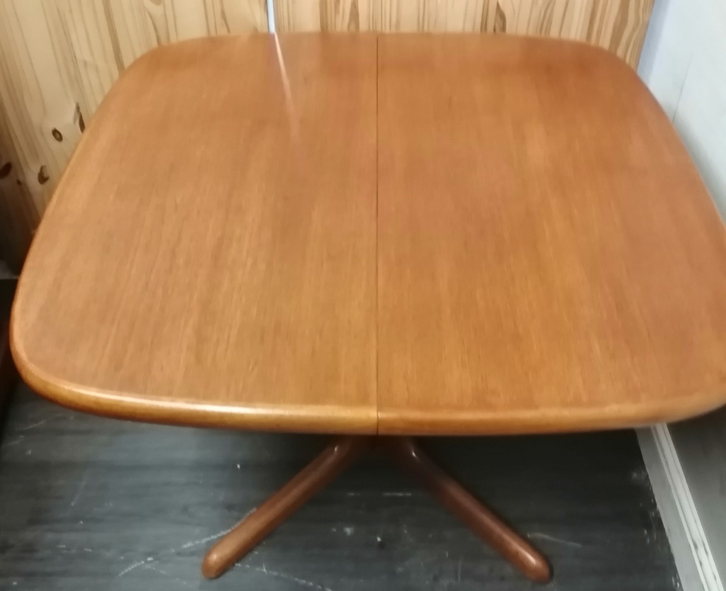 RETRO TEAK SQUARE EXTENDING TABLE