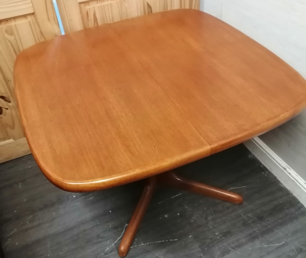 RETRO TEAK SQUARE EXTENDING TABLE