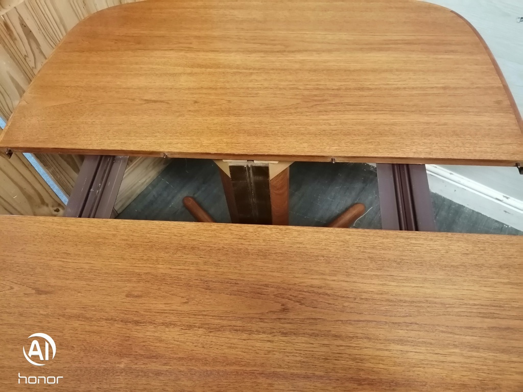 RETRO TEAK SQUARE EXTENDING TABLE