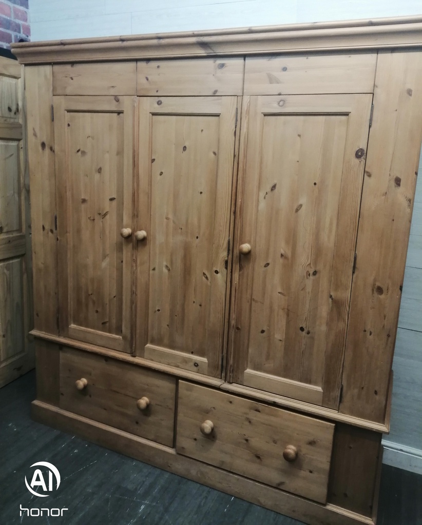 Quality triple size solid pine wardrobe with drawers