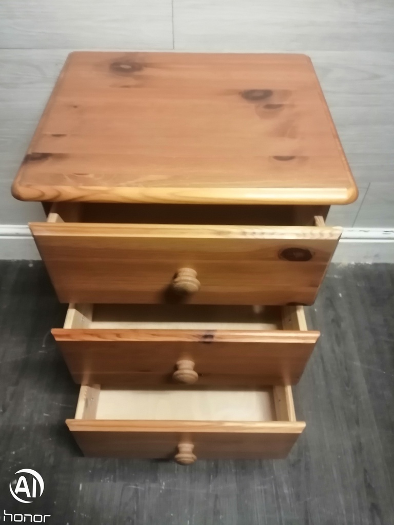 Pair of pine bedsides chests