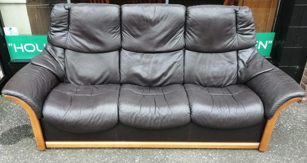 STRESSLESS BROWN LEATHER THREE SEATER RECLINER SOFA
