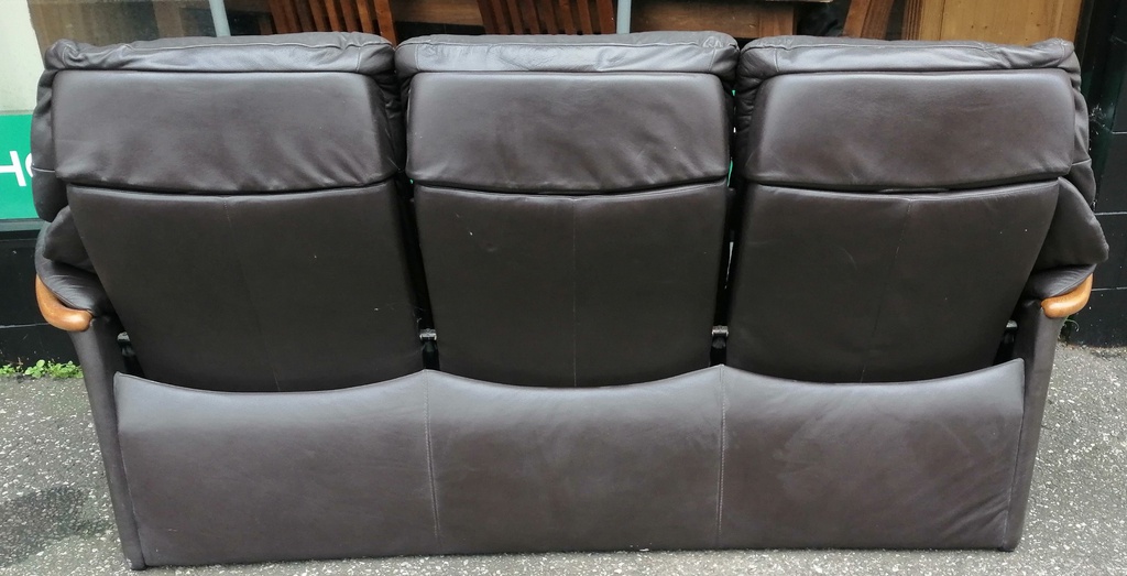 STRESSLESS BROWN LEATHER THREE SEATER RECLINER SOFA