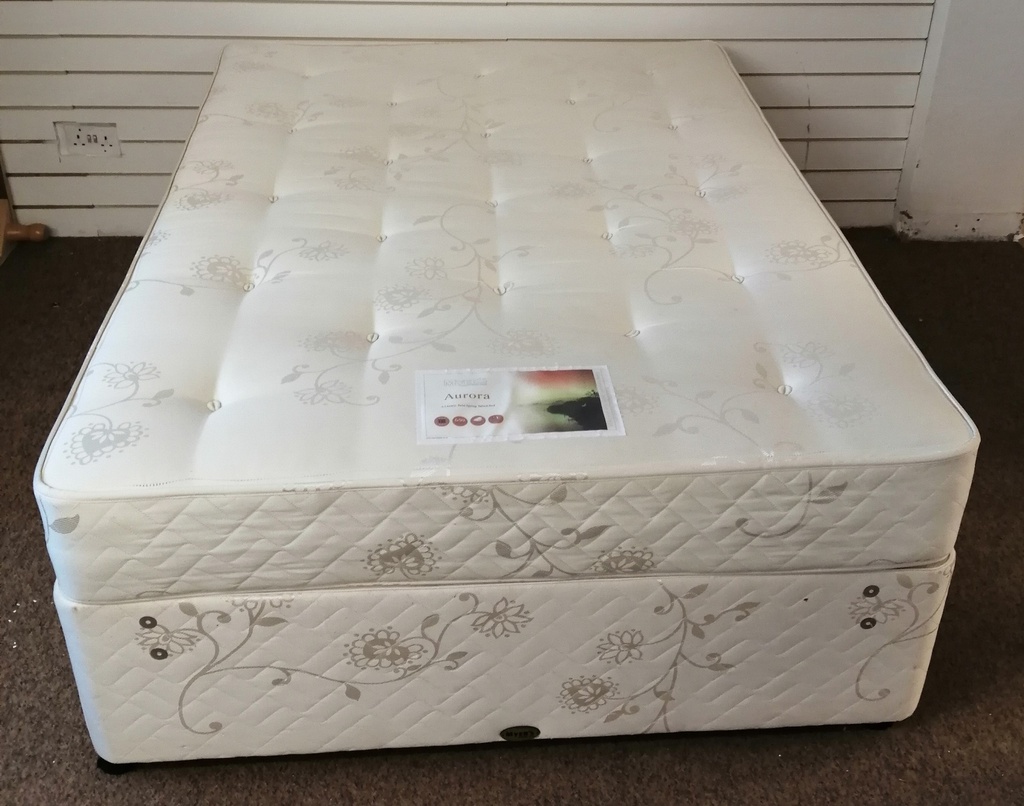 4ft6" Myers Aurora Divan And Mattress Set