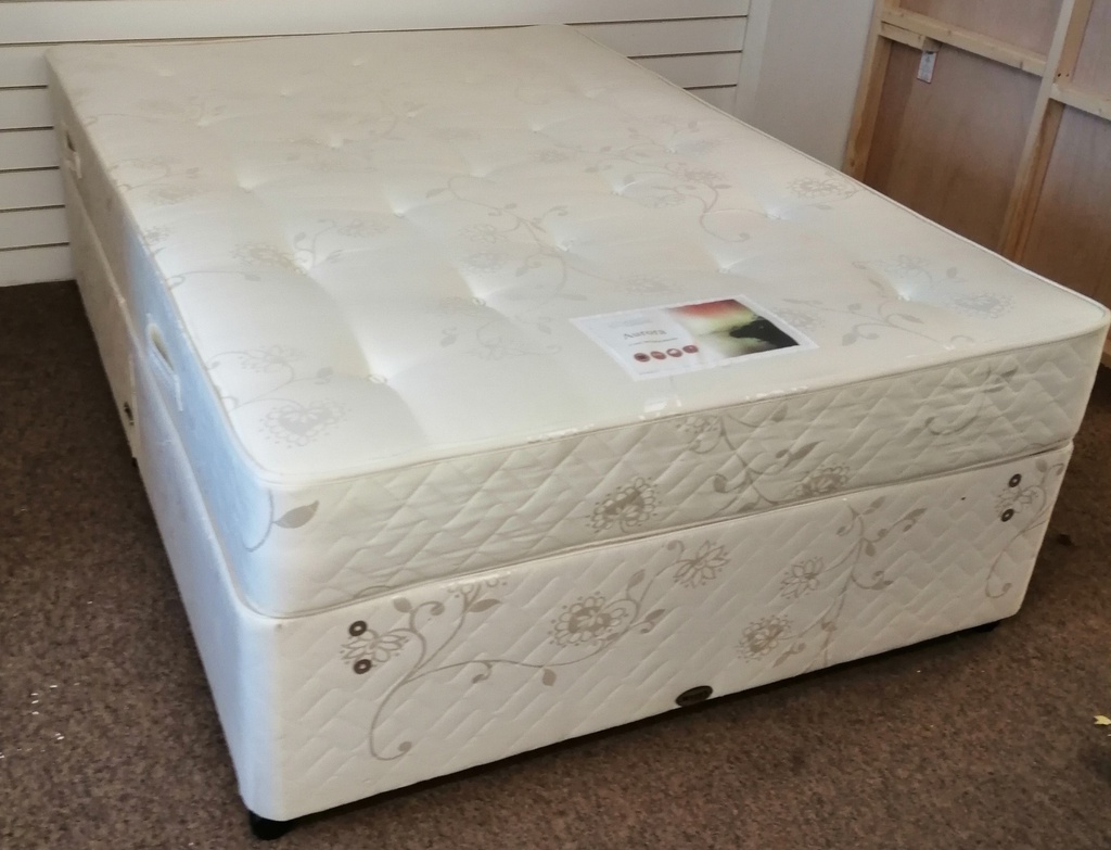4ft6" Myers Aurora Divan And Mattress Set