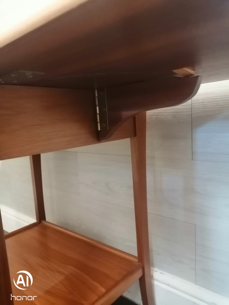 LOVELY DROP LEAD COFFEE/SIDE TABLE