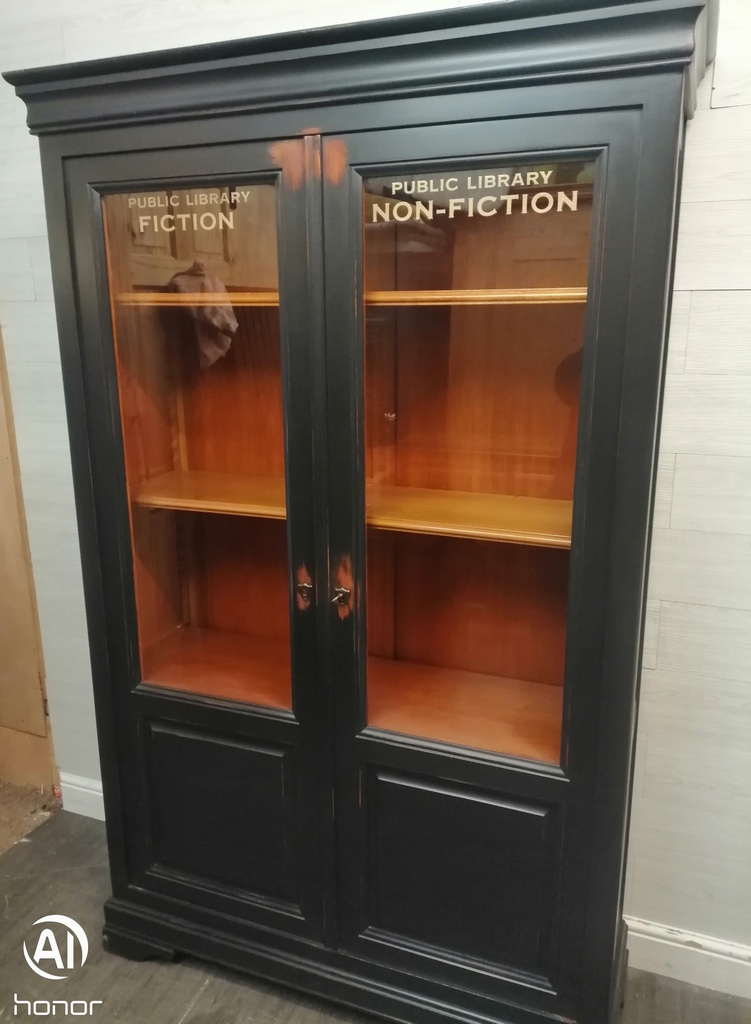 LOVELY PAINTED GLASS DISPLAY BOOKCASE / CABNIT