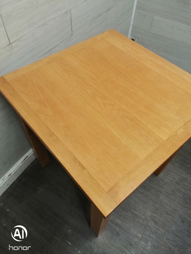 NEAT SQUARE OAK DINING TABLE