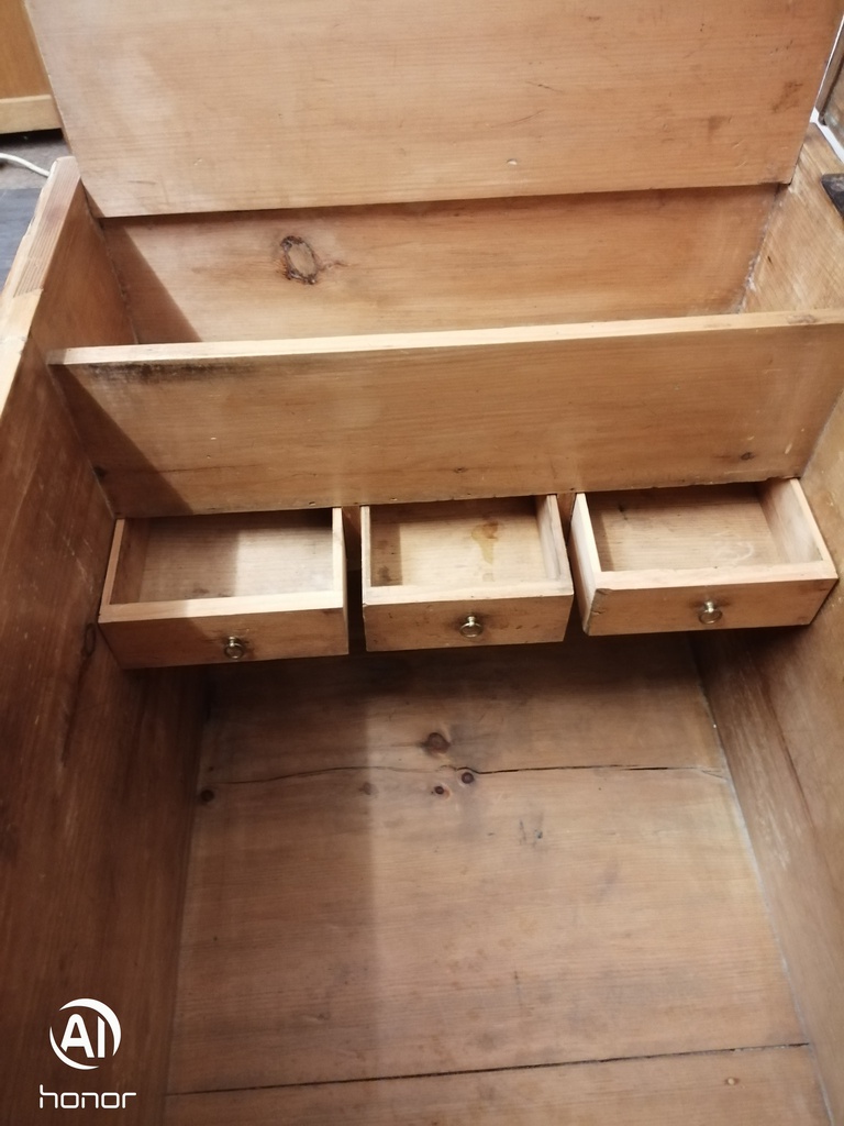 LOVELY LARGE OLD PINE BLANKET BOX /COFFEE TABLE