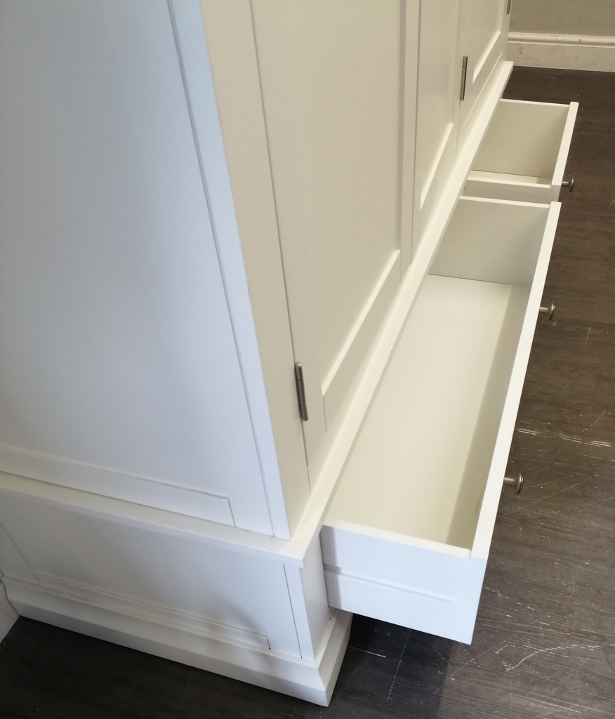 QUALITY LARGE TRIPLE  WHITE  WARDROBE