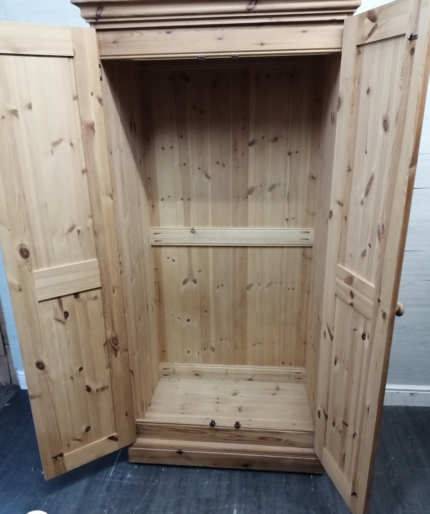 QUALITY SOLID PINE DOUBLE WARDROBE