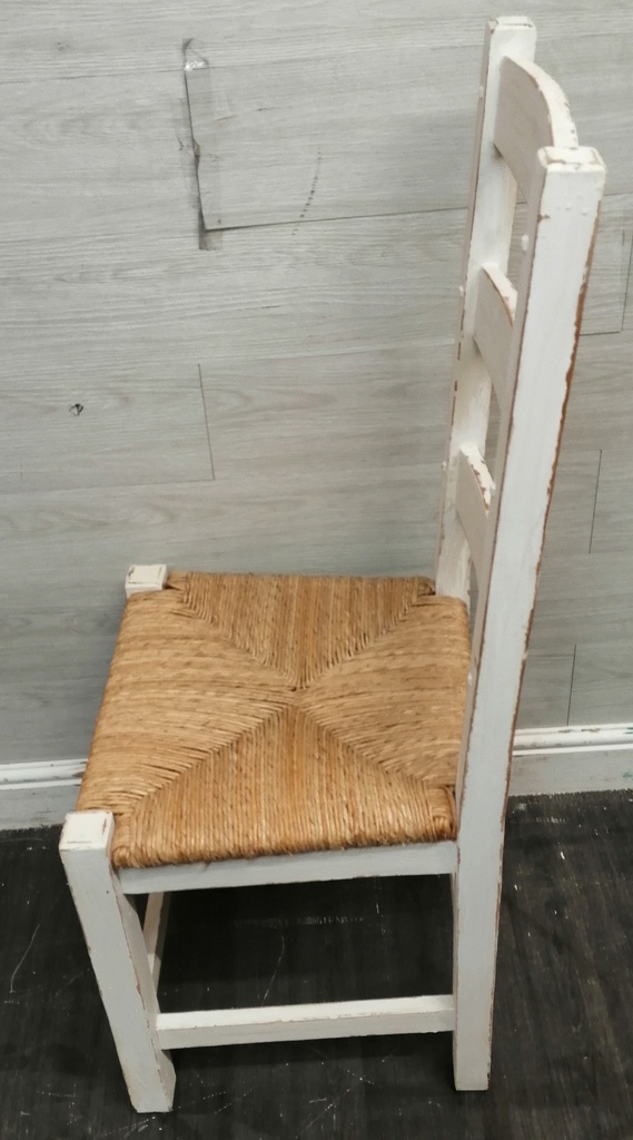 4 X RUSH SEATED LADDER BACK SHABBY CHIC DINING CHAIRS