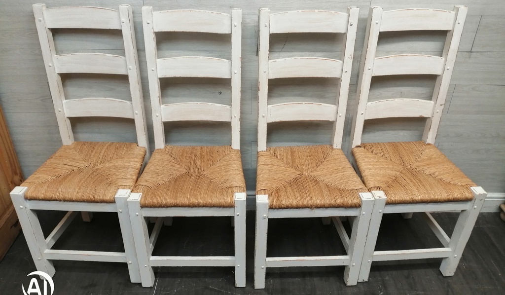 4 X RUSH SEATED LADDER BACK SHABBY CHIC DINING CHAIRS