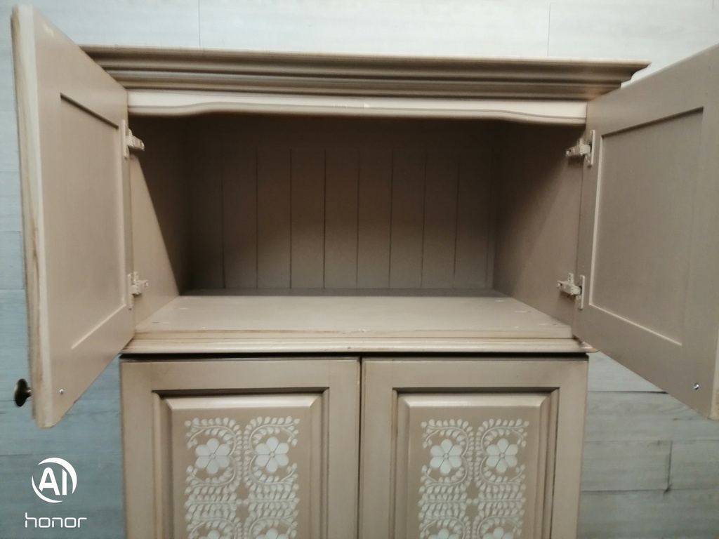 LOVELY NEAT PAINTED TOP BOX COMBI WARDROBE