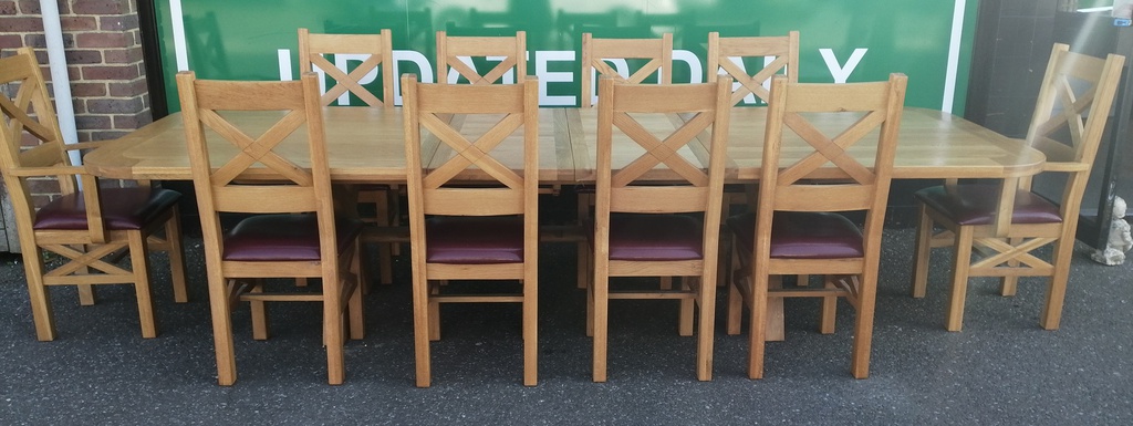 QUALITY OAK EXTENDING 11FT TABLE AND 10 CHAIRS