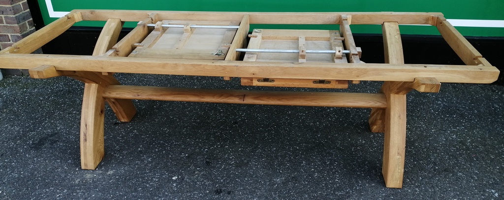 QUALITY OAK EXTENDING 11FT TABLE AND 10 CHAIRS