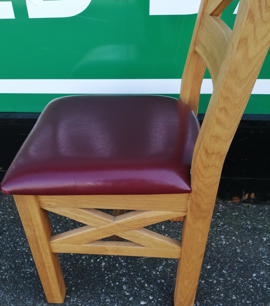 QUALITY SET OF SIX OAK AND LEATHER CHAIRS