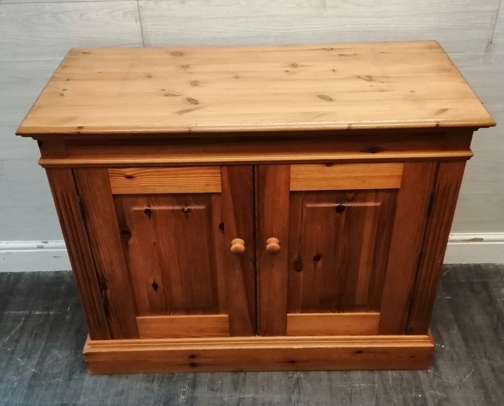 NEAT SOLID PINE SIDEBOARD UNIT