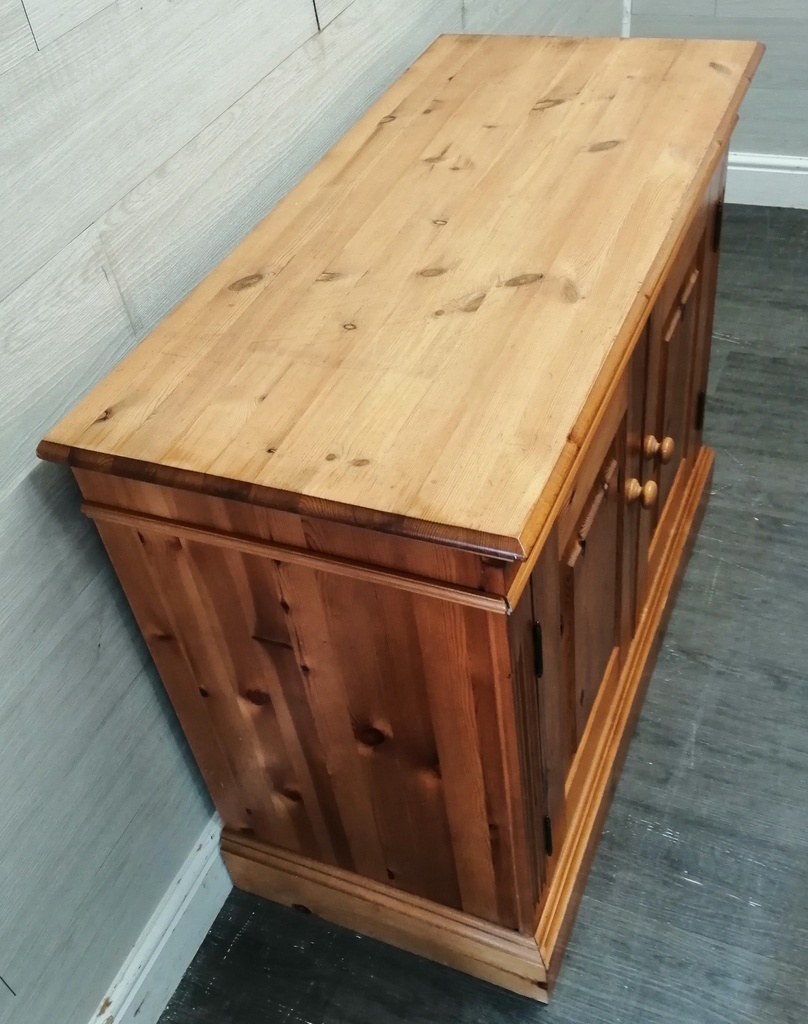 NEAT SOLID PINE SIDEBOARD UNIT