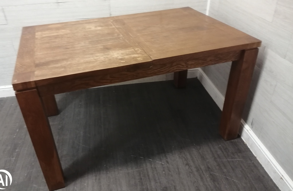 SOLID EXTENDING DINING TABLE