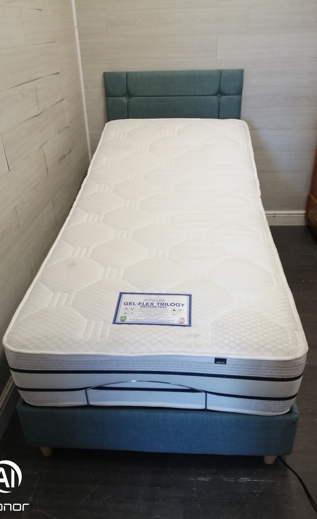 EXCELLENT 3FT ADJUST-A-BED ELECTRIC BED