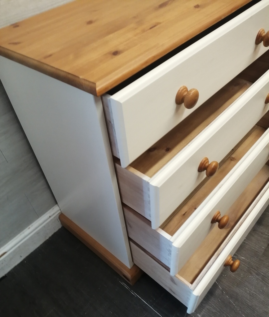 QUALITY SHAKER STYLE CREAM CHEST OF FOUR DRAWERS