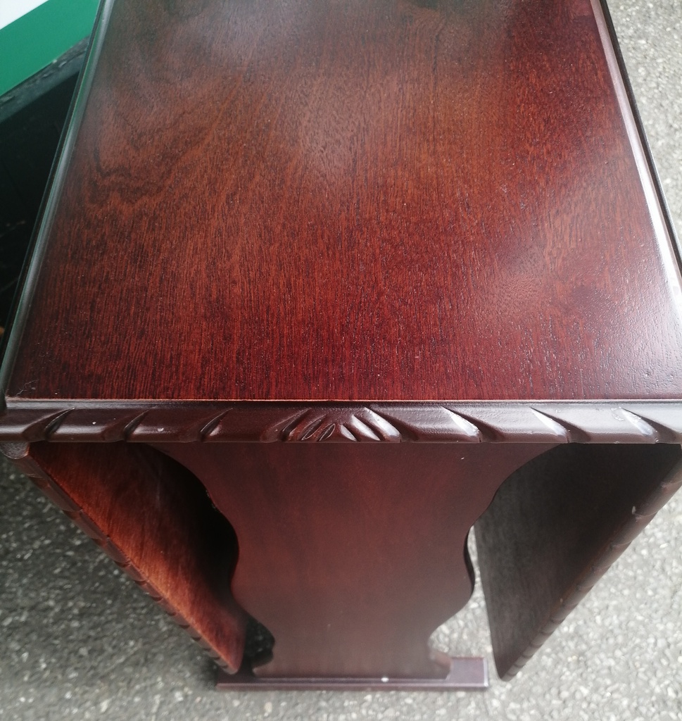 MAHOGANY STYLE DROP LEAF DINING TABLE