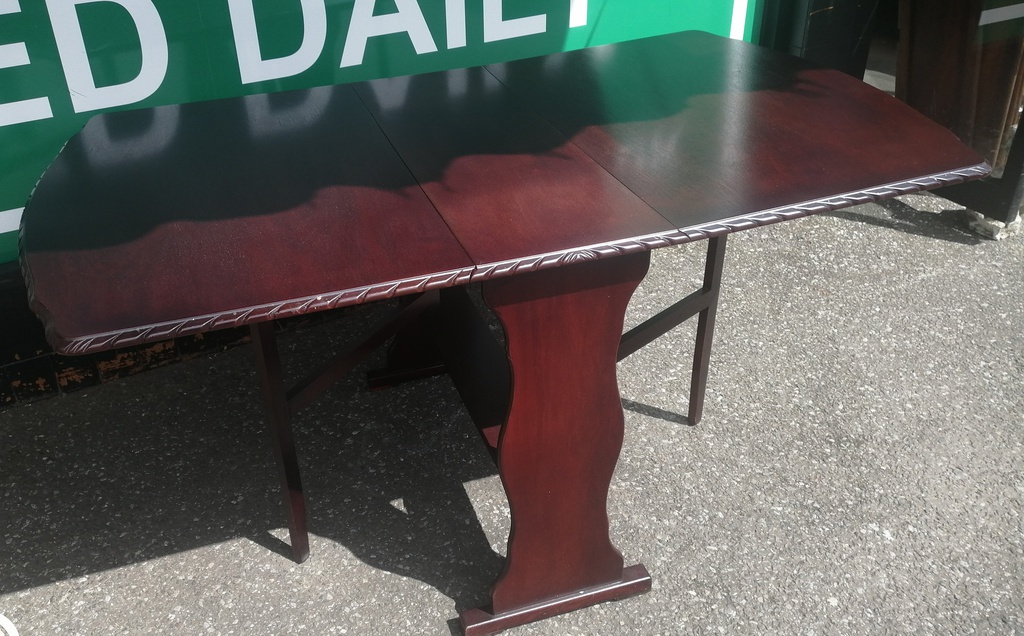 MAHOGANY STYLE DROP LEAF DINING TABLE