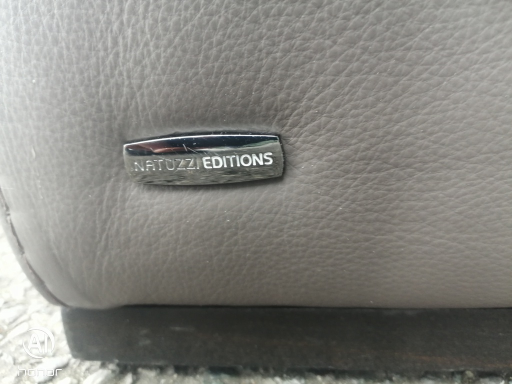 QUALITY NATUZZI LEATHER RECLINER SOFA
